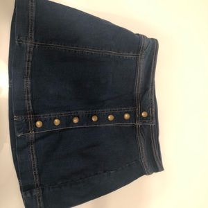 Free people mini skirt. So cute!